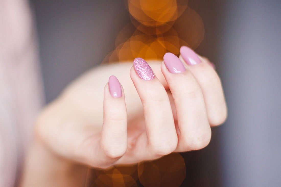 Learn how to fix a broken nail at home with easy, step-by-step solutions. Discover DIY methods, natural remedies, and essential tips to repair and protect your nails until they grow out.